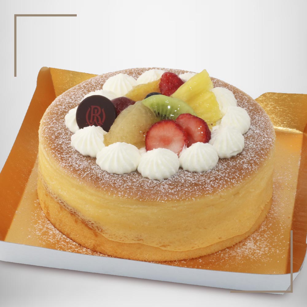 デコレーションケーキ　フルーツチーズ盛り